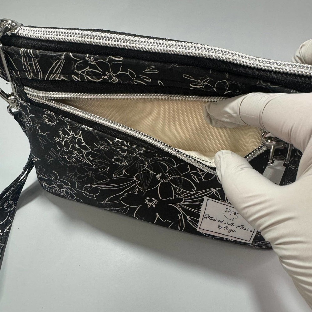 Floral White on Black Wristlet Purse Handmade - Picture 8 of 9